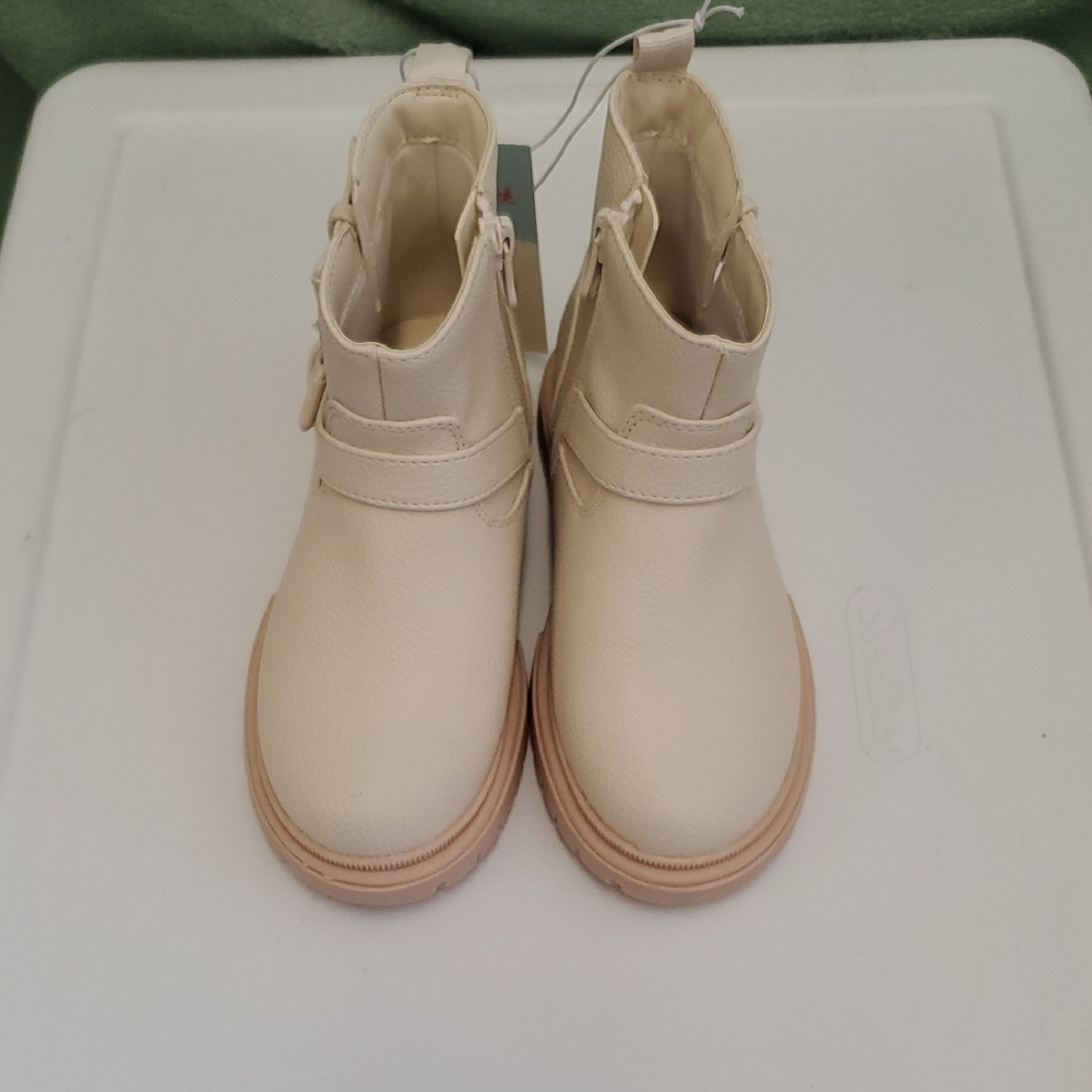Cat & Jack Cream Kids Boots - Picture 3 of 6